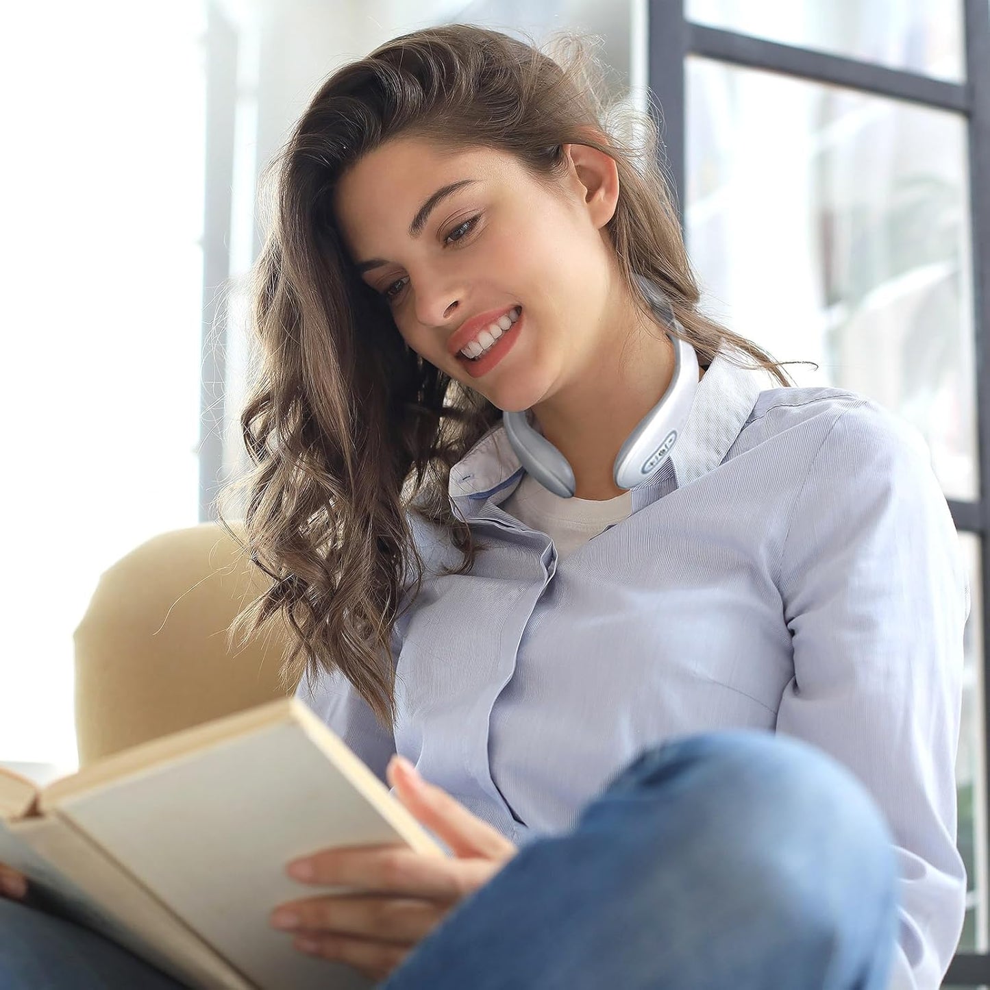 Masajeador de Cuello Eléctrico Inteligente con Calor para Alivio del Dolor